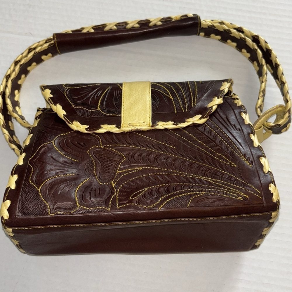 BROWN AND YELLOW LEATHER HAND BAG DETAILS ARE UNIQUE AND CHIC MADE IN PARAGUAY - Picture 4 of 13